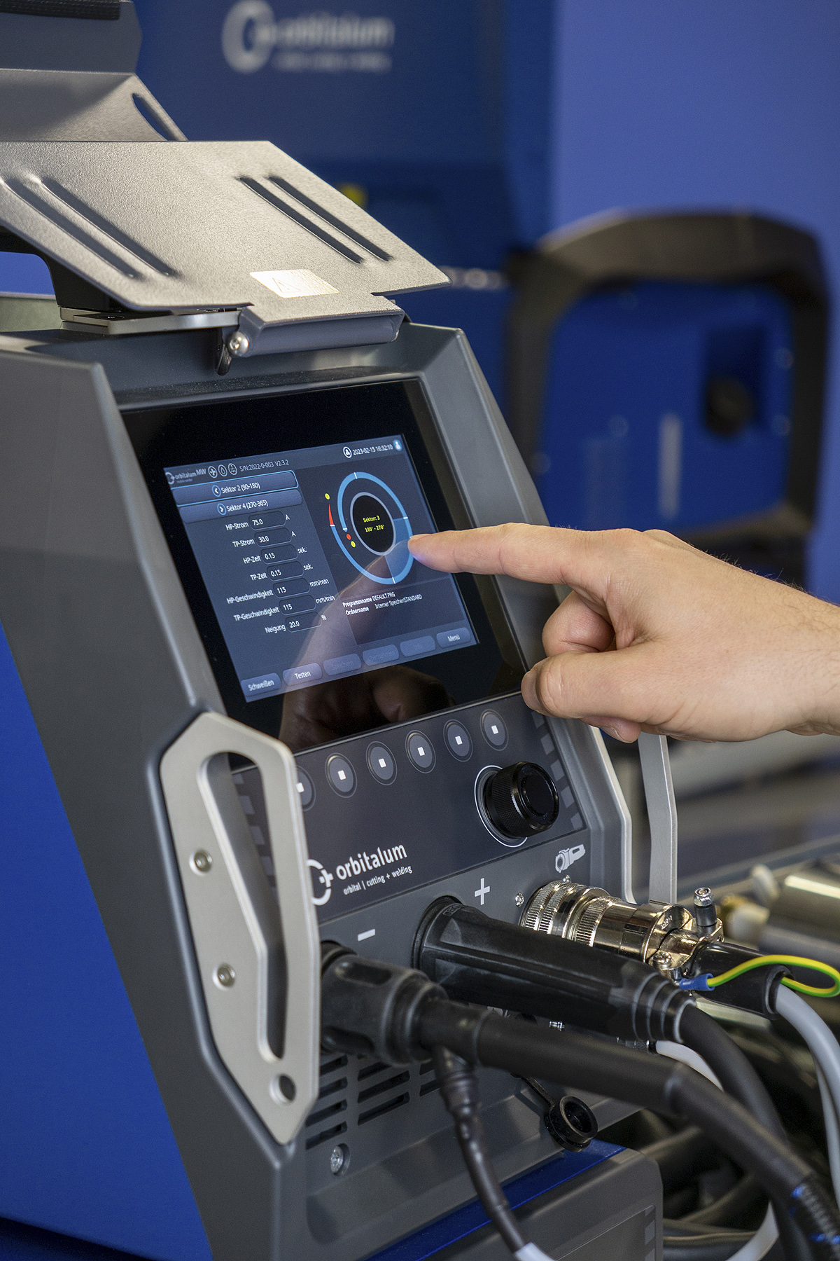 Touch-HMI mit hoher elektromagnetischer Resistenz 2 Touch-HMI mit hoher elektromagnetischer Resistenz