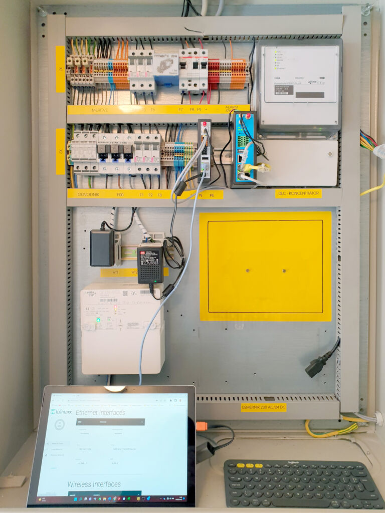 Einrichtung und Verwaltung eines IoTmaxx-Gateways lokal am Aufstellort. S&auml;mtliche administrativen Aufgaben im Betrieb k&ouml;nnen aus der Ferne wahrgenommen werden