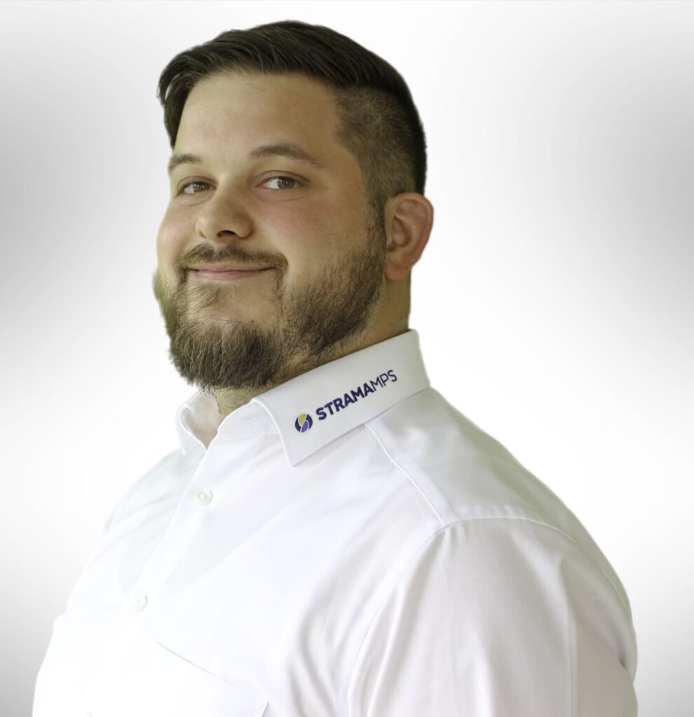 Effizientes Engineering durch virtuelle Inbetriebnahme und Co. 2 Thomas Guggeis, Head of Robotics, Simulation & Vision bei Strama MPS