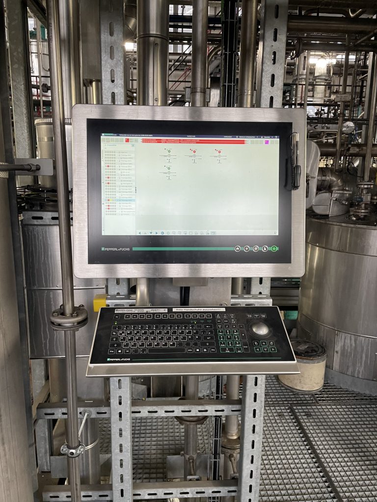 Probebetrieb der prozessnahen Operator-Station