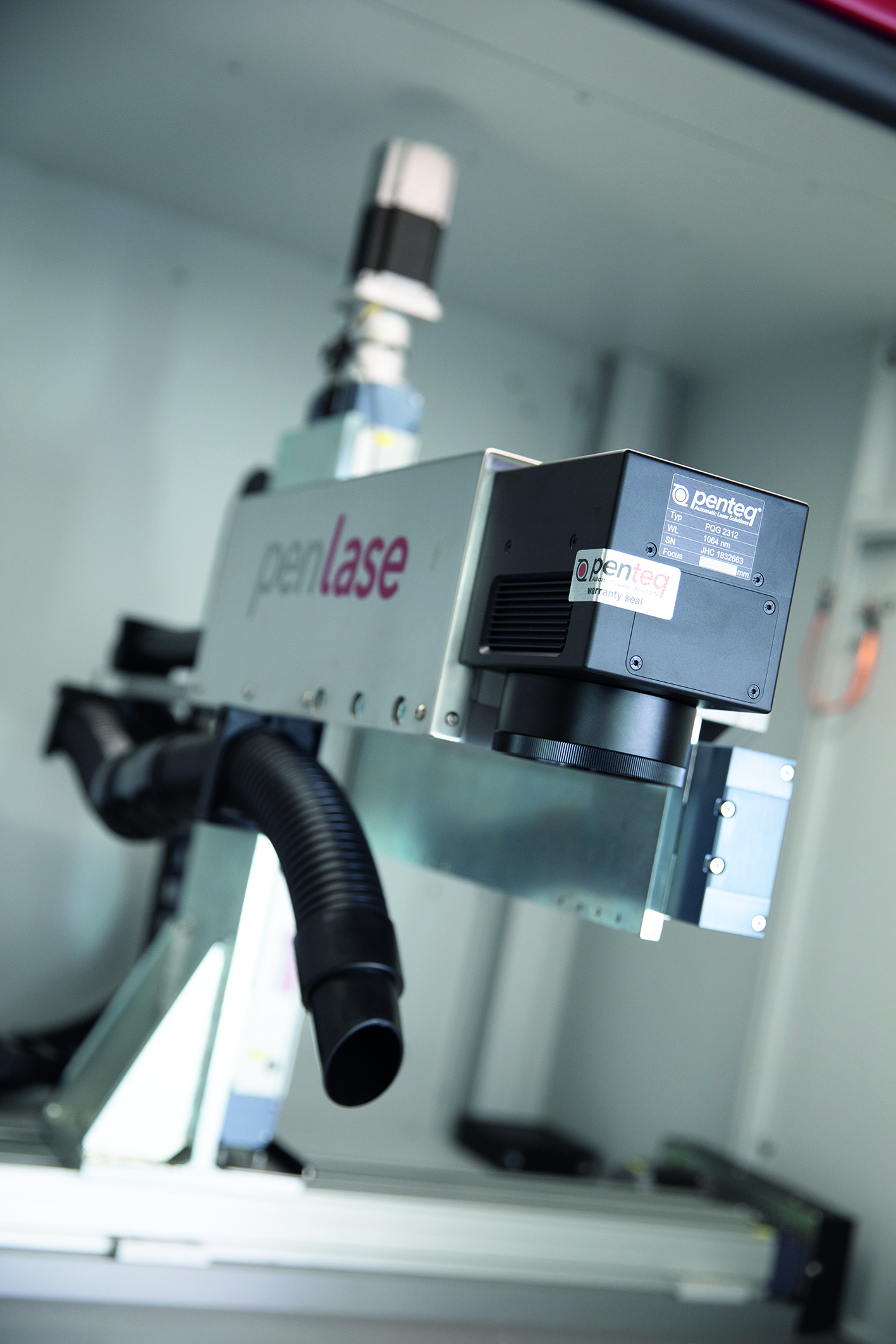 Rollon und Penteq: Linearkomponenten für XL-Laserworkstation 6 Rollon und Penteq: Linearkomponenten für XL-Laserworkstation