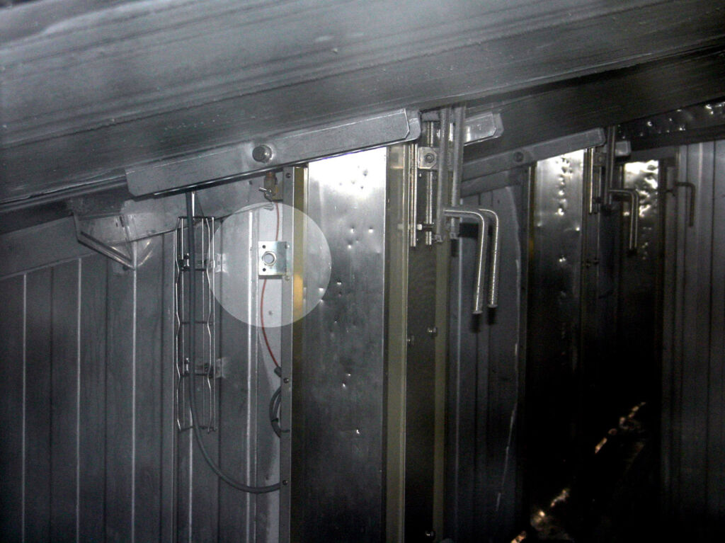 Sensortechnik im Härtetest 3 Induktive Näherungsschalter mit Kältetoleranz bis -60°C prüfen,
ob Abtauklappen in Gefrieranwendungen ordentlich schließen.