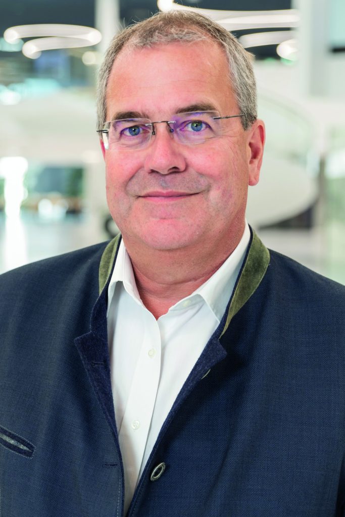 Dass der Weg den B&R eingeschlagen hat Nachahmer findet, zeigt nur, dass der gro&szlig;e Mehrwert, der in einer integrierten Bildverarbeitung steckt, langsam, aber sicher erkannt wird.
Andreas Waldl, B&R