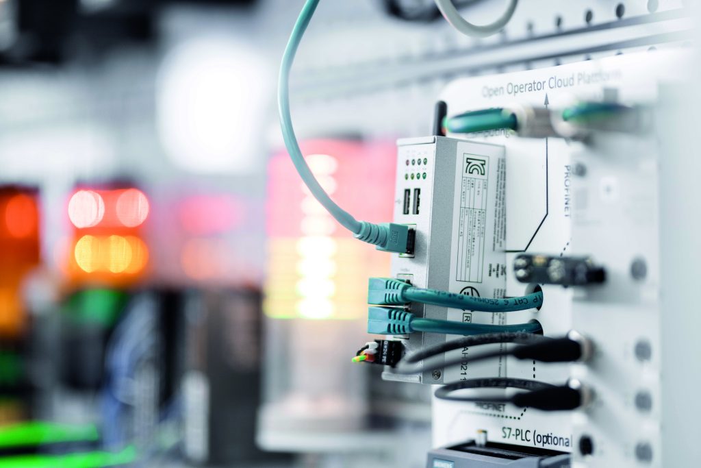 Von Condition Monitoring bis Unified Namespace 2 Die Edge Gateways von Hilscher und das damit zusammenhängende Netfield-Ökosystem erfüllen die hohen Ansprüche des Anlagenbauers.