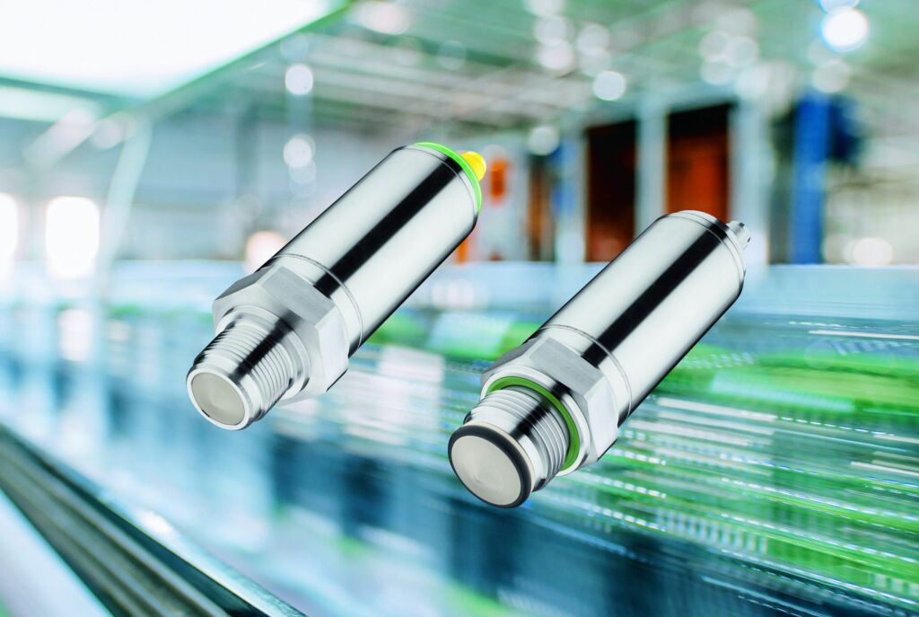 IO-Link-Radarsensor 1 Group VEGAPULS42 007 V01 cmyk