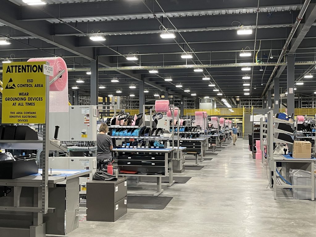 Von Thief River Falls in die ganze Welt 2 289979 Packstationen PDCe