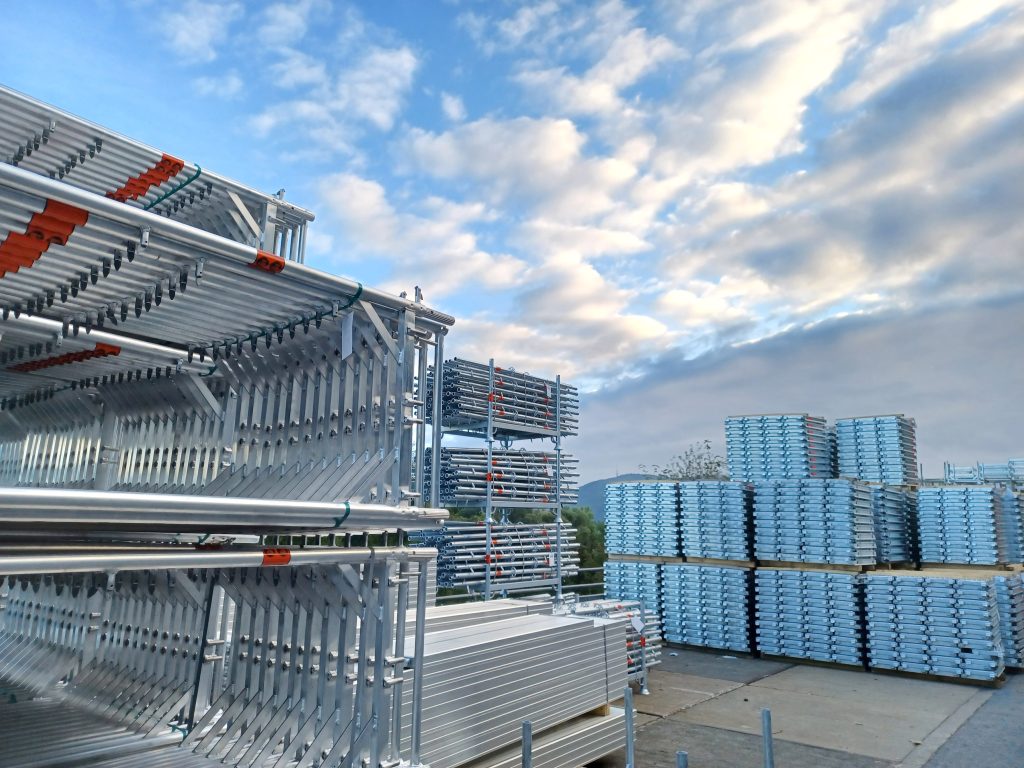 Mehr Effizienz im Anlagenbau 1 MJ-Gerüste sind auf vielen
Baustellen in aller Welt zu finden.