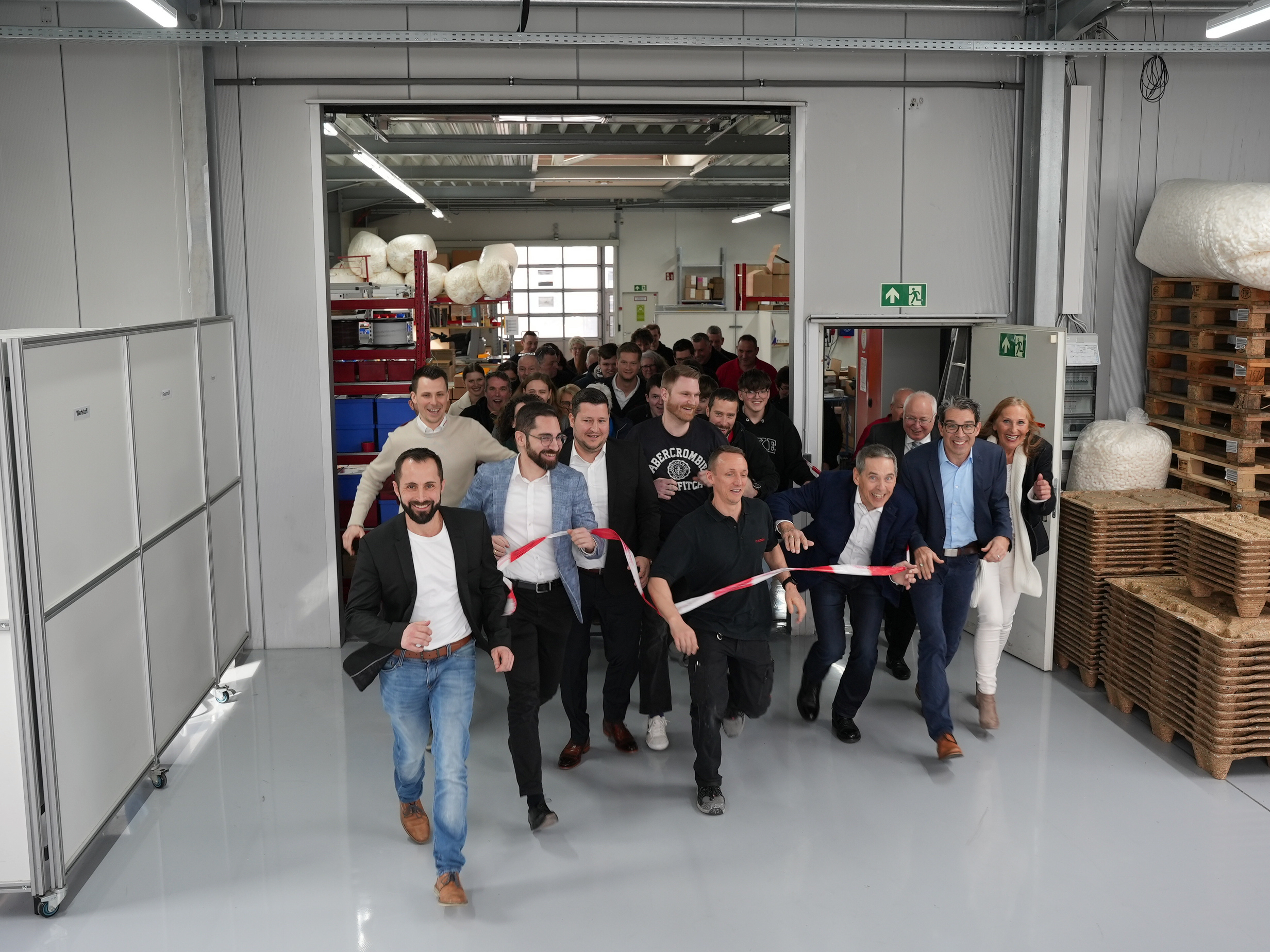 Michael Koch bezieht neue Werkhalle