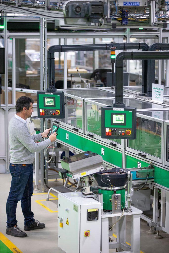 Transformation industrieller Automatisierungssysteme: „Es geht nur zusammen!“ 2 Schneider Electric plädiert für Universal Automation, um herstellerunabhängig und softwarezentriert zu automatisieren.
