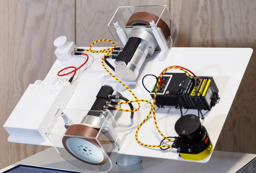  Das Robotics Kit Rokit sowie der Automatisierungsbaukasten ctrlX Automation von Bosch Rexroth vereinfachen und beschleunigen die Entwicklung und Inbetriebnahme fahrerloser Transportsysteme. 