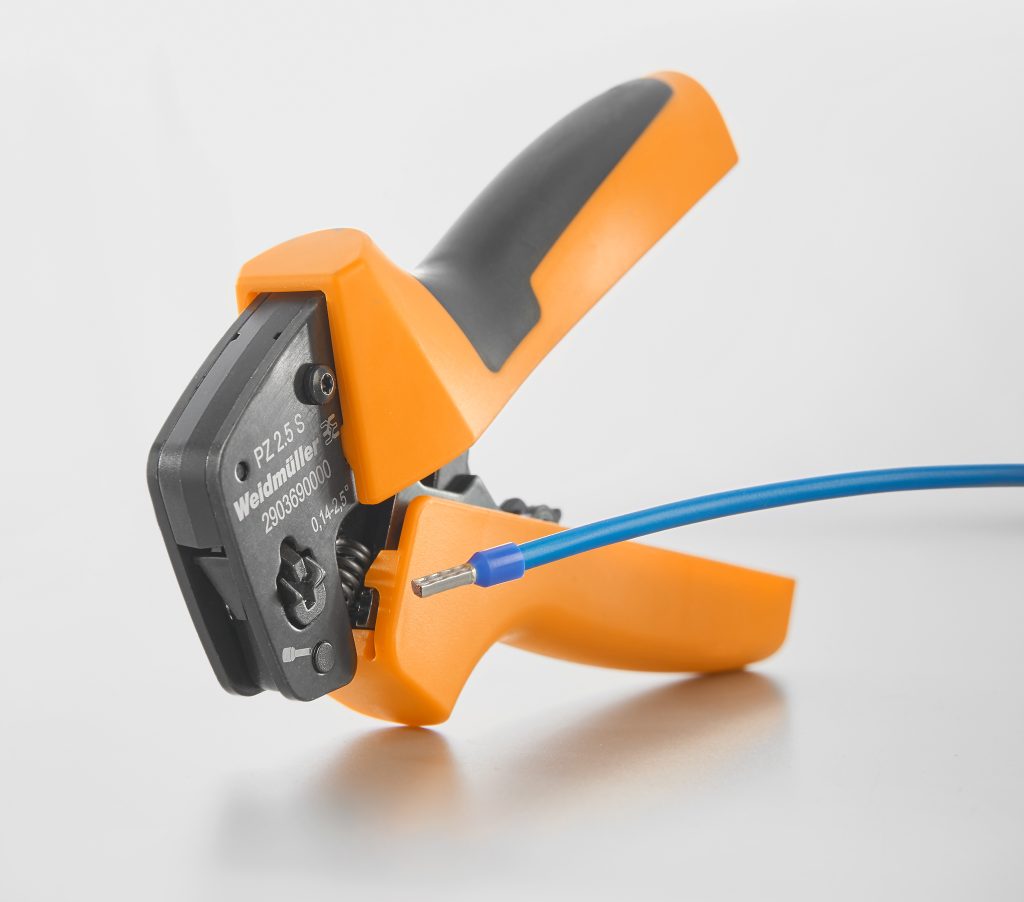 Neue Handwerkzeuge verbessern Arbeitsabläufe 1 Die Handwerkzeuge von Weidmüller sind langlebige Qualitätswerkzeuge zur Kabelbearbeitung.