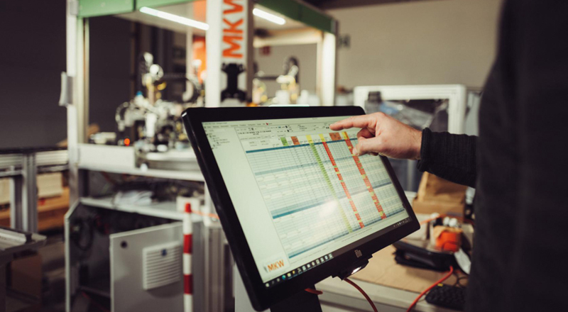 Der Weg zum vernetzten Maschinenpark 9 Der Weg zum vernetzten Maschinenpark