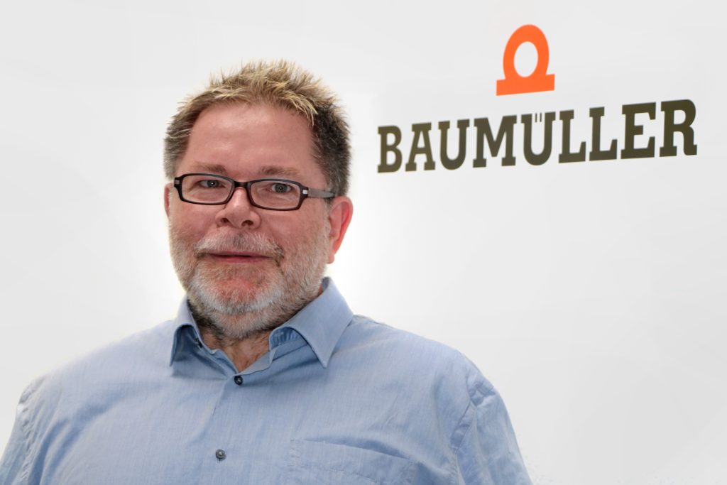 Intelligente Antriebe bewegen die Automatisierungstechnik 4
Die Standardisierung hat das größte
Potential, der
Digitalisierung im Maschinenbau
den nötigen
Rückenwind zu geben.
Jürgen Dlugosch
Baumüller Nürnberg GmbH