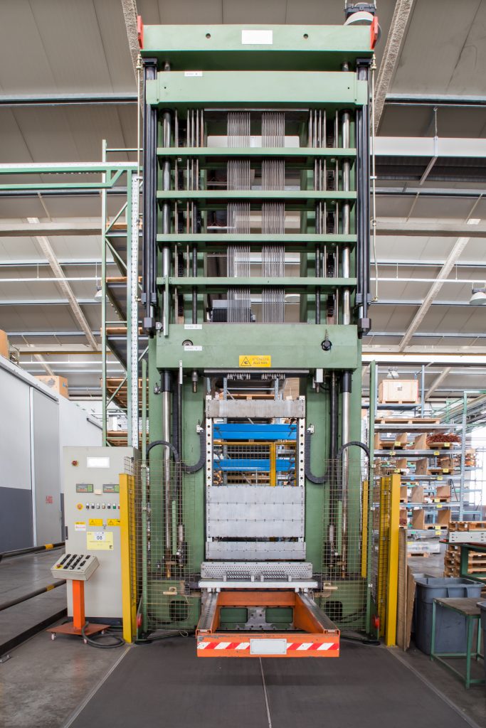 Mit Beckhoff-IPC und integrierter Messtechnik zur individuellen Zustandsüberwachung 1 311165 isaac74 AdobeStock 75618587