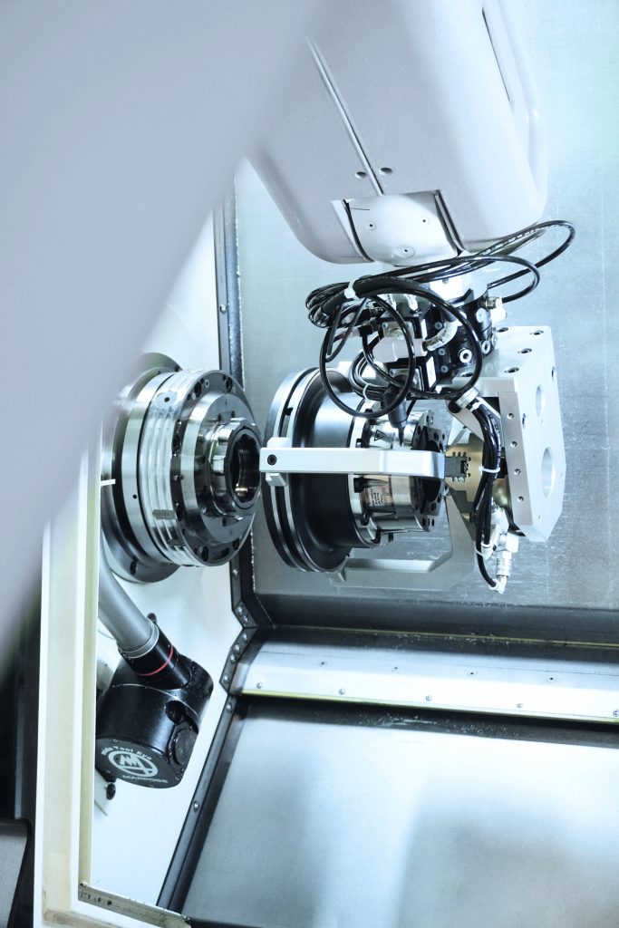 "Wie passende Spanntechnik die Automation voranbringt" 2 Automatischer Spannfutterwechsel mit der centroteX AC Schnittstelle