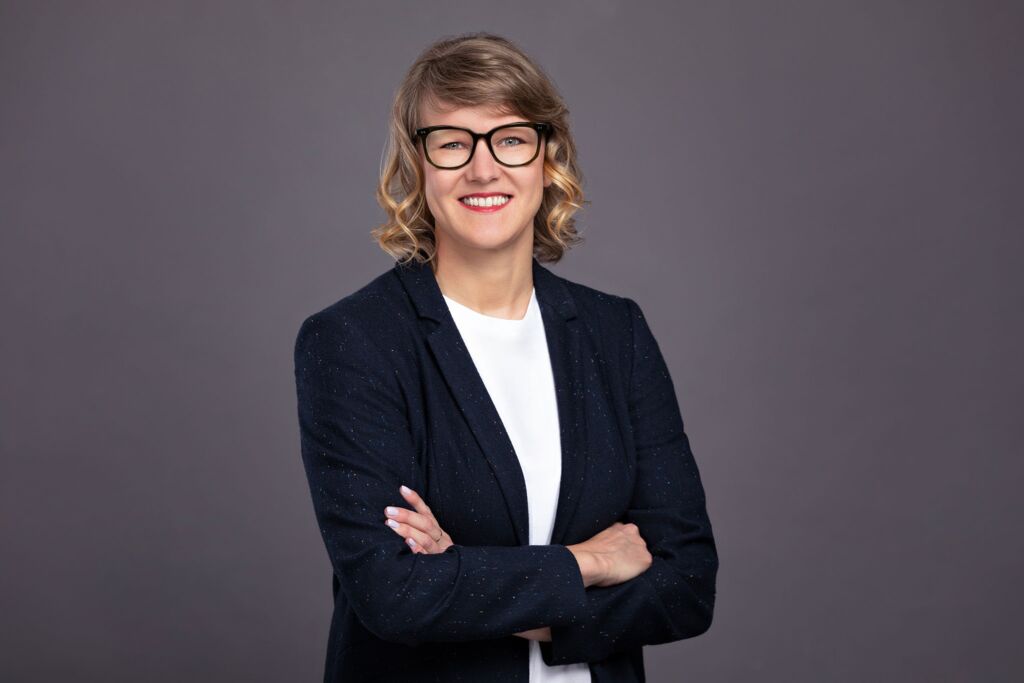 Neue Vice President Channel & Marketing bei Schneider Electric DACH 1 Kathrin Aehling 4 WEB