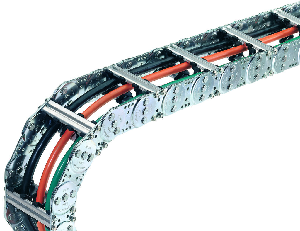 Störungsfreier Einsatz 2 Tsubaki Kabelschlepp bietet für Schwerlast-Anwendungen robuste Stahlketten mit massiven Aluminiumstegen, die hohe Belastungen sicher tragen können.