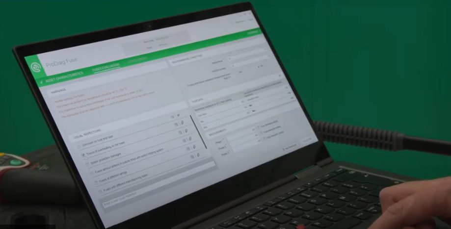Mit Konnektivität und Analytics zu cloudbasierten Services 8 Mit Konnektivität und Analytics zu cloudbasierten Services