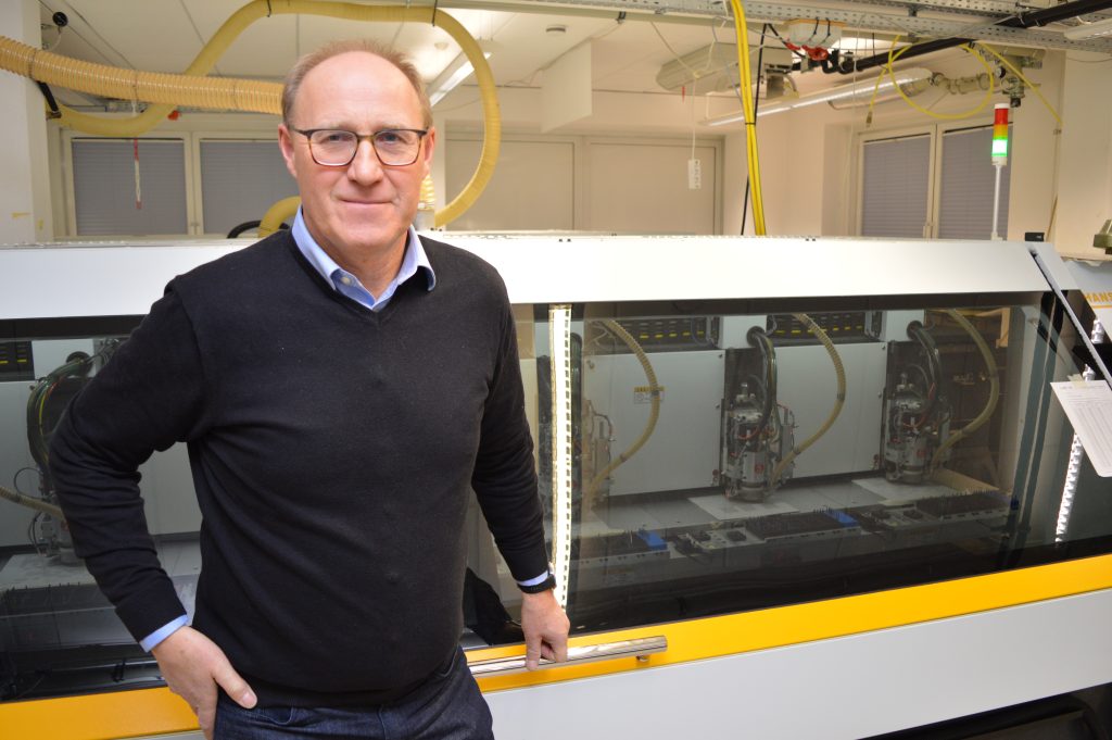 Antriebselektronik nach Maß 2 Mit seinen CNC-Lösungen für die Leiterplattenfertigung ist Sieb & Meyer bis heute sehr erfolgreich. Der Fokus in Europa liegt laut Vorstandsmitglied Torsten Blankenburg aber auf der Antriebselektronik.