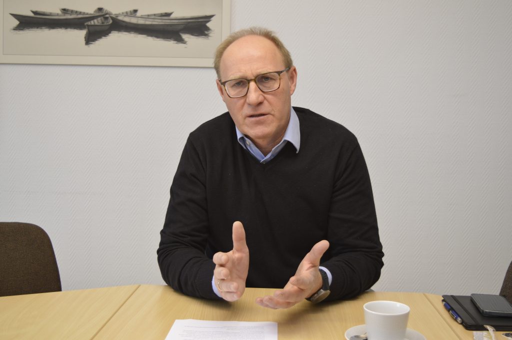 Antriebselektronik nach Maß 5 Eine Eigenschaft
ist allen unseren Geräten gemein: die Ausrichtung auf hohe Dynamik und Geschwindigkeit.
Torsten Blankenburg,
Sieb & Meyer