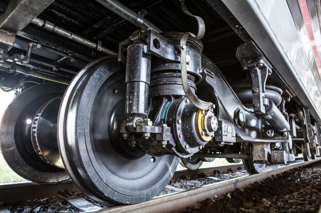 1,2 Millimeter klein: Ultra-Miniaturdruckaufnehmer für Aerodynamik 3 Für niederfrequente Beschleunigungsmessungen, wie die Überprüfung des Bremsverhaltens bei Zugentschleunigungen, bietet Althen besonders kompakte und präzise Beschleunigungssensoren von TML an.