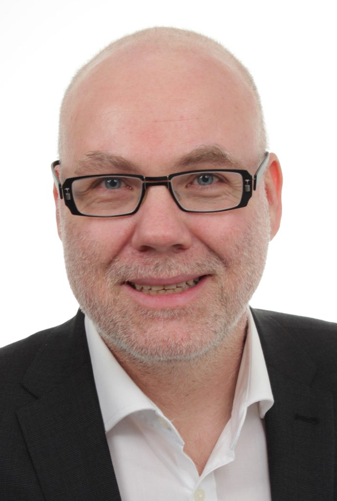 Zwischenkreis – mehr als nur ein Puffer? 4 Der gewählte
Speicher muss zur Anwendung passen.
Dr. Guido Stöppler,
Siemens Digital IndustriesDer gewählte
Speicher muss zur Anwendung passen.
Dr. Guido Stöppler,
Siemens Digital Industries