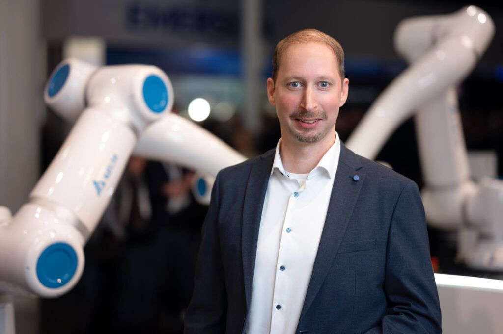 Sichere Zusammenarbeit von Mensch und Maschine 3 Unsere D-Bots sind für die enge
Zusammenarbeit zwischen Mensch und Maschine geschaffen, bieten
aber auch hohe Präzision
und Wiederholungsgenauigkeit.
Mayer-Rosa