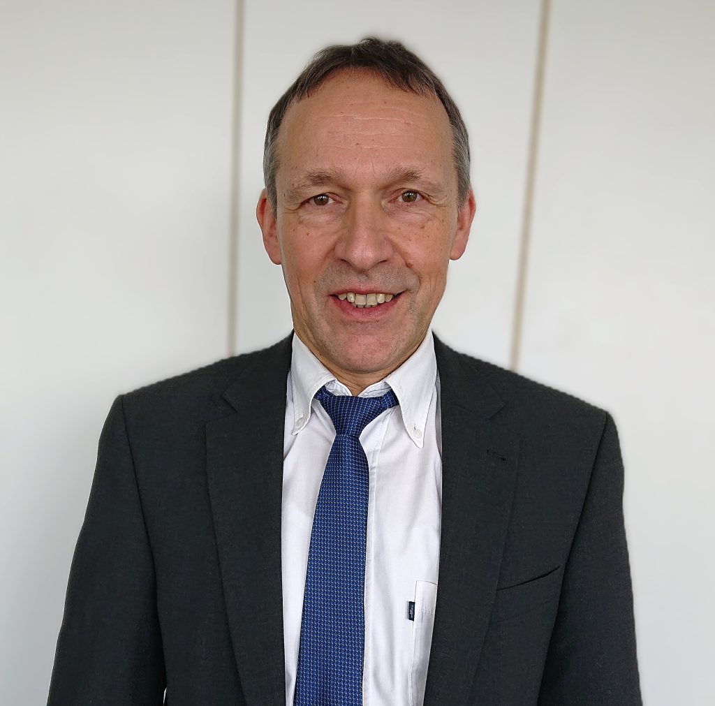 Welche Strategien gibt es zur Zwischenkreisnutzung? 8 In Zukunft erwarten wir, dass ein
DC-Mikronetz als
Backbone einer
kompletten Produkt-ionslinie oder ganzen Fabrik fungiert.
Martin Ehlich,
Lenze