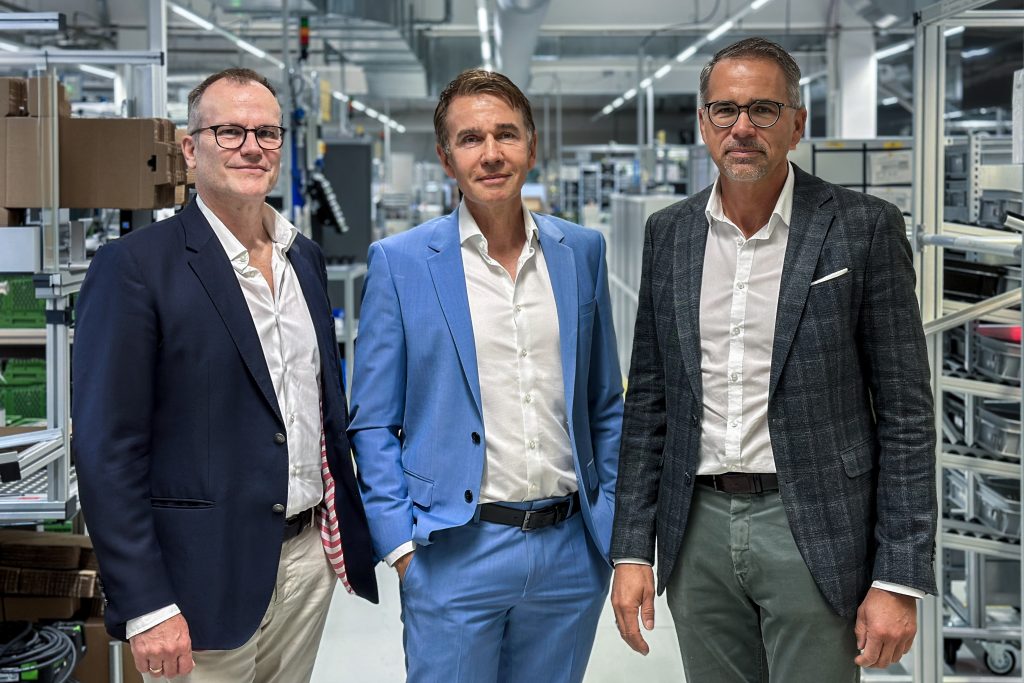 Verhaltenes Geschäftsjahr für Kübler 1 Die Geschäftsführer Lothar Kübler, Gebhard Kübler und Martin Huth (v.l.n.r.).