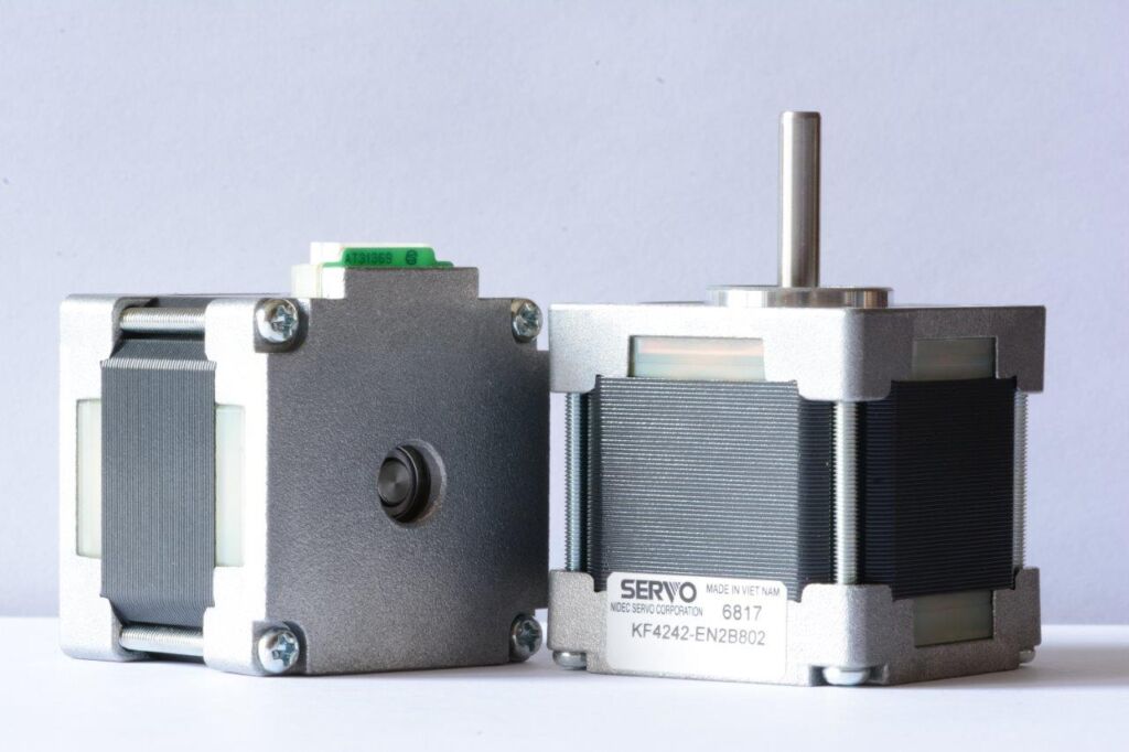 Kompakte Stepper 1 Die neuen Schrittmotormodelle von Nidec sind sehr kompakt aufgebaut.