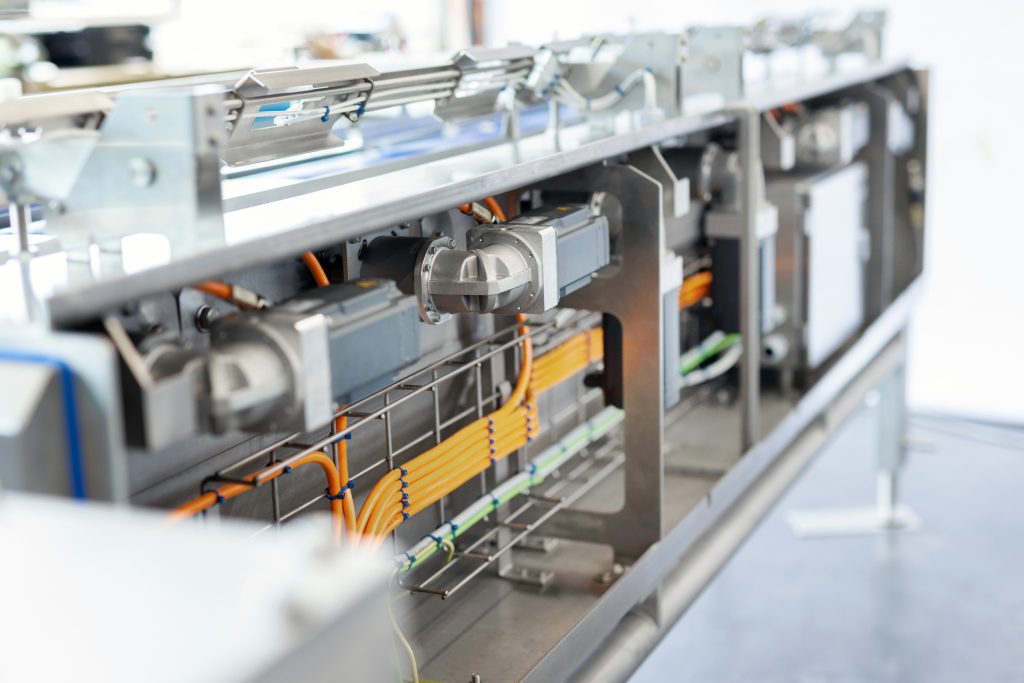 Verpackungsprozesse digital überwachen 2 Insgesamt sind in der Schlauchbeutelmaschine mehr als ein Dutzend CPK-Winkelgetriebe verbaut.