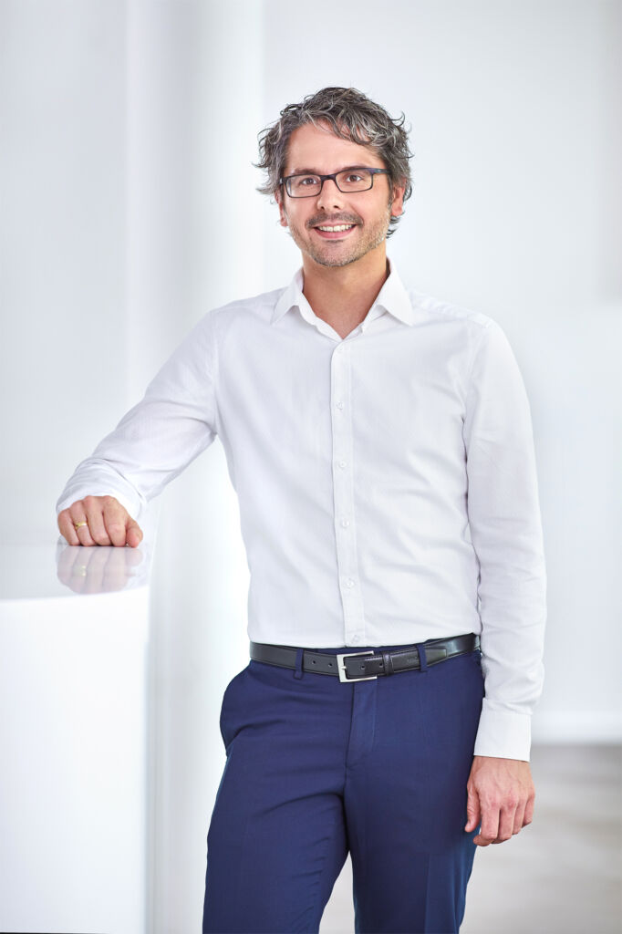 Twincat Machine Learning Creator: KI für alle! 1 Dr. Fabian Bause ist sicher: KI-Lösungen für die Automatisierung müssen einfach sein, um in der Breite Erfolg zu haben.