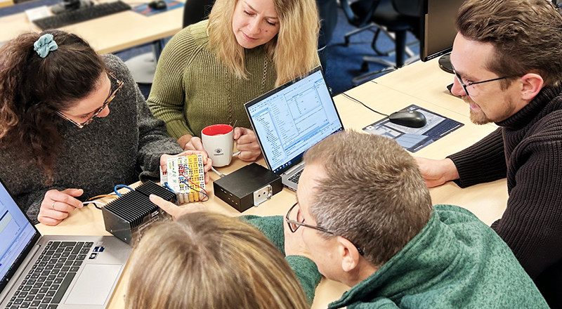 Virtuelle Codesys-Steuerungen auf beliebiger Hardware 5 Virtuelle Codesys-Steuerungen auf beliebiger Hardware