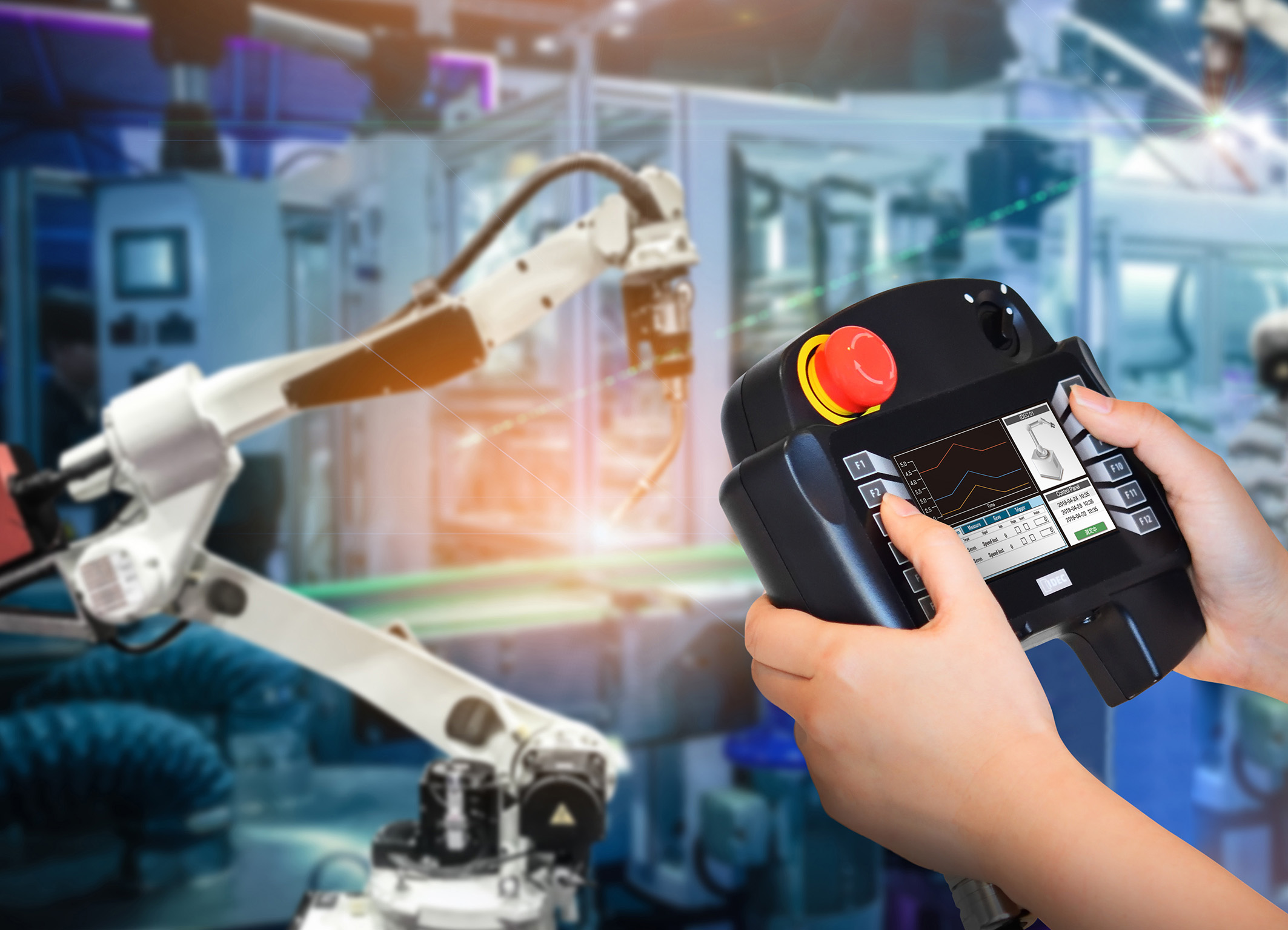 Handbediengerät in ergonomischem Design für ermüdungsfreies Arbeiten