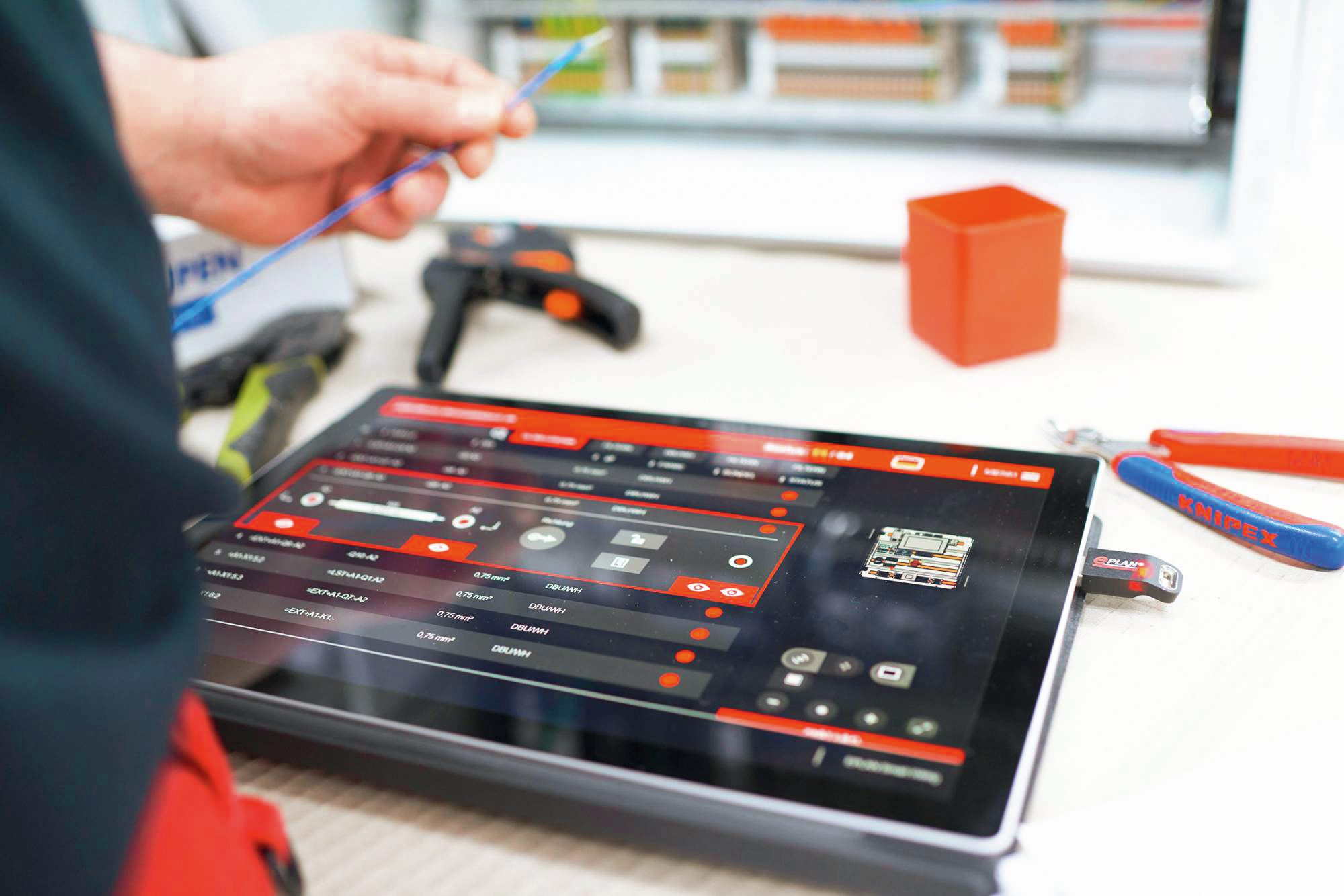 Richtung vollautomatische Verdrahtung im Schaltschrank ist eingeschlagen 4 Richtung vollautomatische Verdrahtung im Schaltschrank ist eingeschlagen