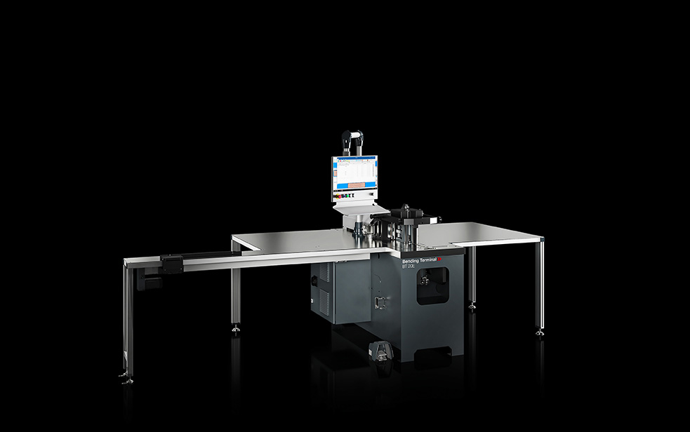 Stromschienen automatisiert biegen 3 Stromschienen automatisiert biegen