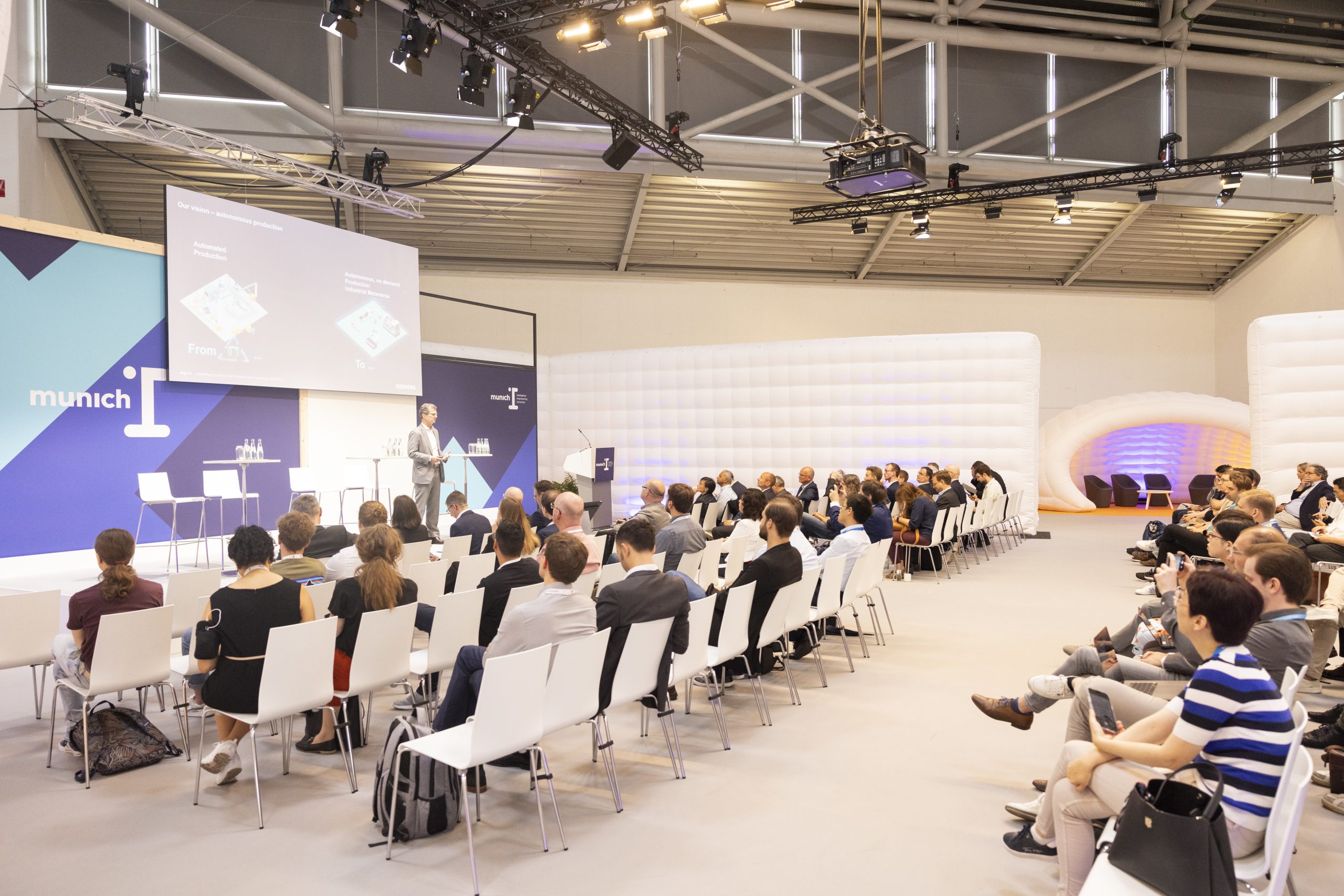 Industry meets Research: munich_i Hightech-Summit 10 Industry meets Research: munich_i Hightech-Summit