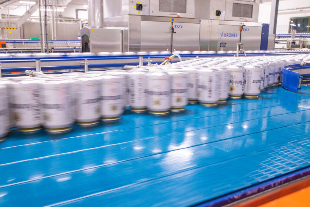 Retrofit für die Brauerei 1 Die Modernisierung seiner Betriebsdatenerfassung ermöglicht Krombacher die kontinuierliche Verbesserung seiner Produktionseffizienz.