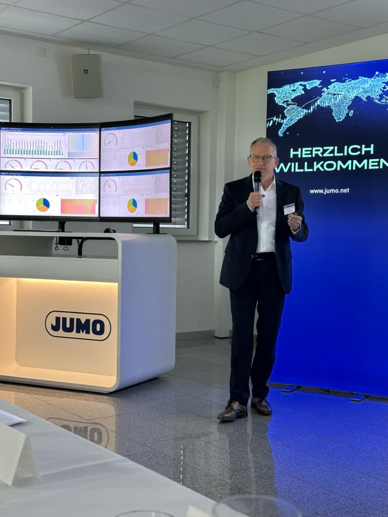 So bringt Jumo Struktur in die Automation 2 "Die Branche gibt den Takt vor - wir liefern das Zusammenspiel." - Christoph Trott