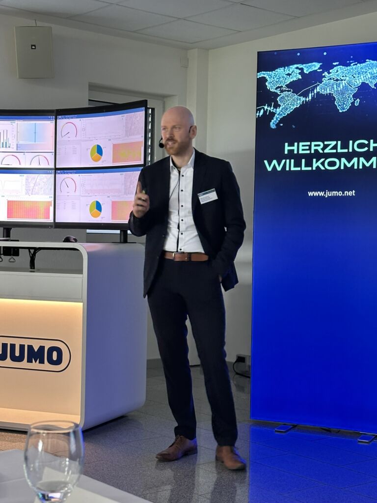 So bringt Jumo Struktur in die Automation 3 "Unser Reglermodul regelt weiter, wenn andere ausfallen." - Michael Wiener