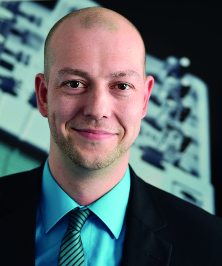 Smart Factory mit Entwicklerboards 3 Ein Erfolgsfaktor für
Entwicklerboards
in der Industrie liegt in
der Vertrautheit
mit dieser Technologie.
Sven Pannewitz,
Reichelt Elektronik"Ein Erfolgsfaktor für Entwicklerboards in der Industrie liegt in der Vertrautheit mit dieser Technologie."
Sven Pannewitz, Reichelt Elektronik