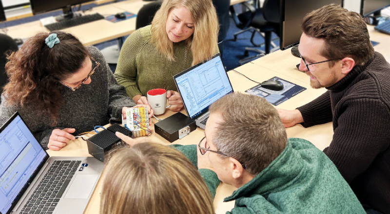 Virtuelle CODESYS-Steuerungen auf beliebiger Hardware 3 Virtuelle CODESYS-Steuerungen auf beliebiger Hardware