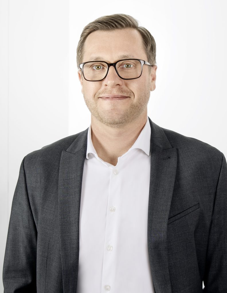 "Resilienz ist f&uuml;r mich kein Trend, sondern Prinzip."
Clemens MaierResilienz ist 
f&uuml;r mich kein Trend,
sondern Prinzip.
Clemens Maier, 
Bachmann Electronic