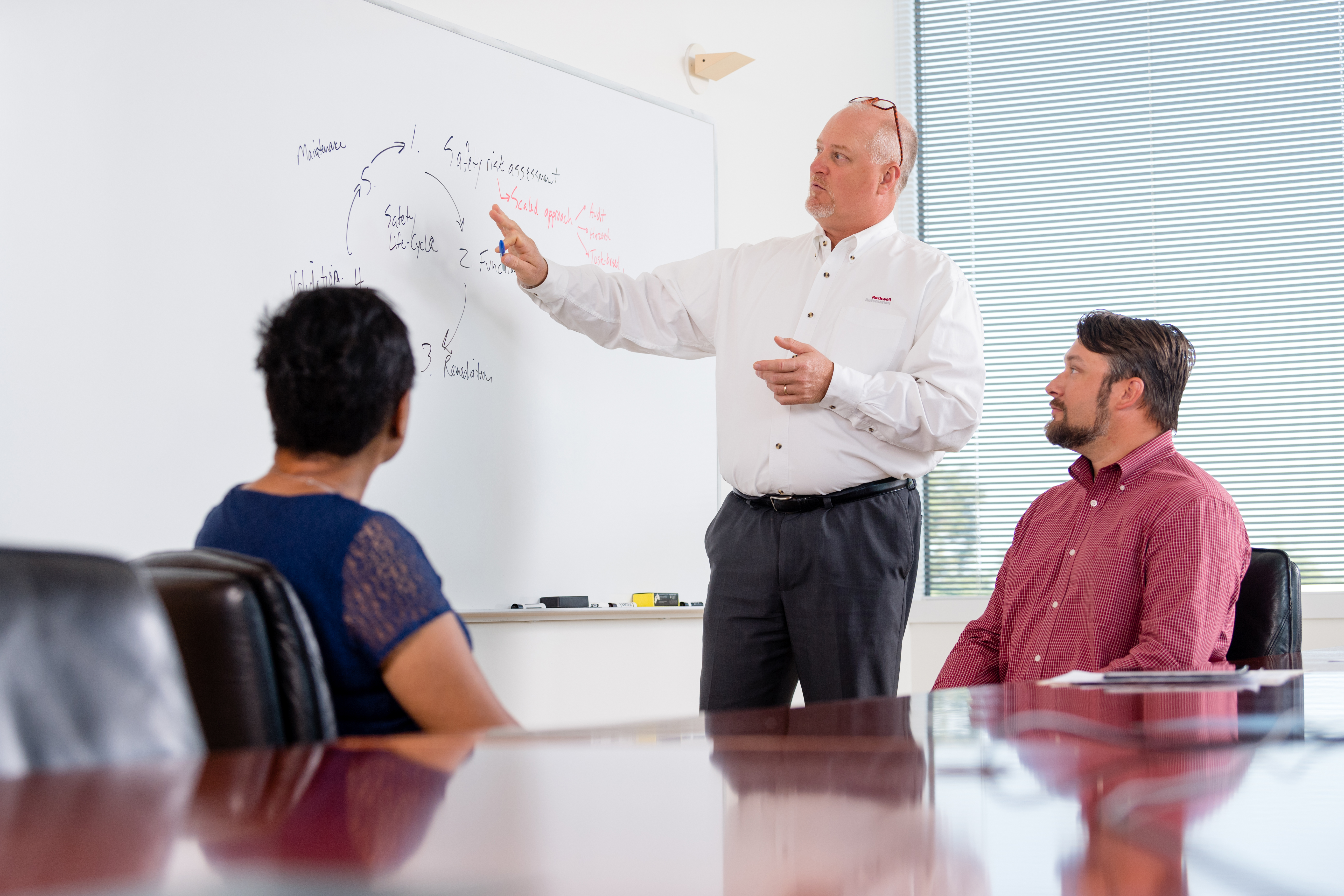 Wie viel IT-Expertise braucht effektive OT-Cybersecurity?