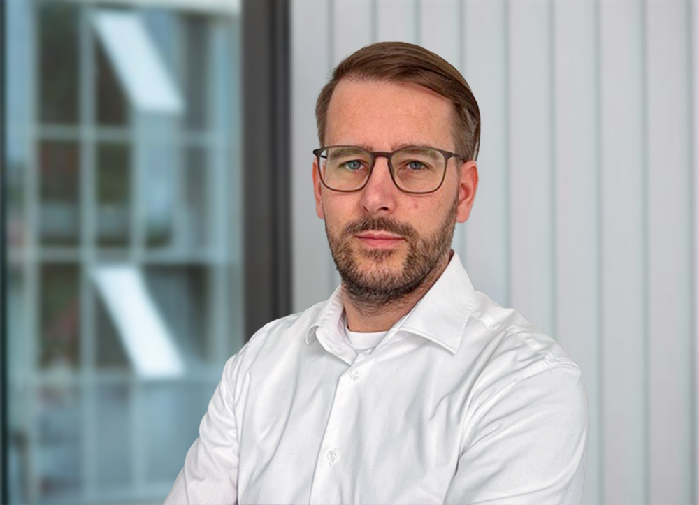 Läuft ohne offenes Betriebssystem bald keine Fabrik mehr? 2 Roman Jachs, Kontron Technologies:
„Vom Edge bis zur Cloud – Sicherheit ist Pflicht, nicht Kür.“