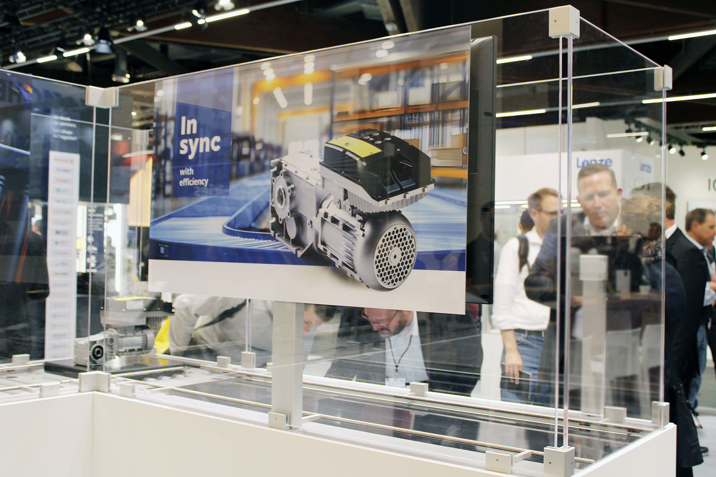 Dezentral denken, global liefern