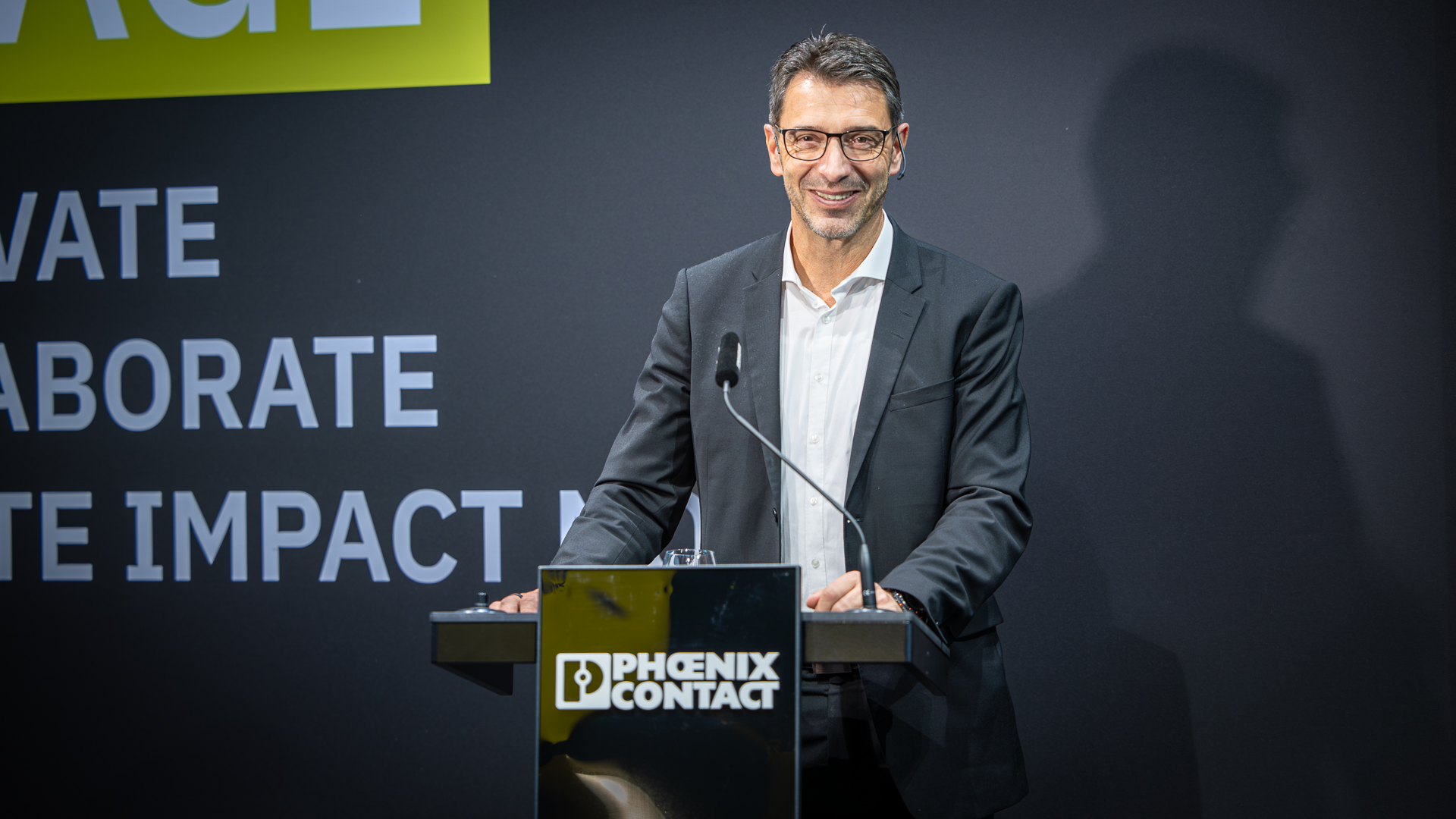 Phoenix Contact setzt 2025 voraussichtlich 3,3Mrd.€ um