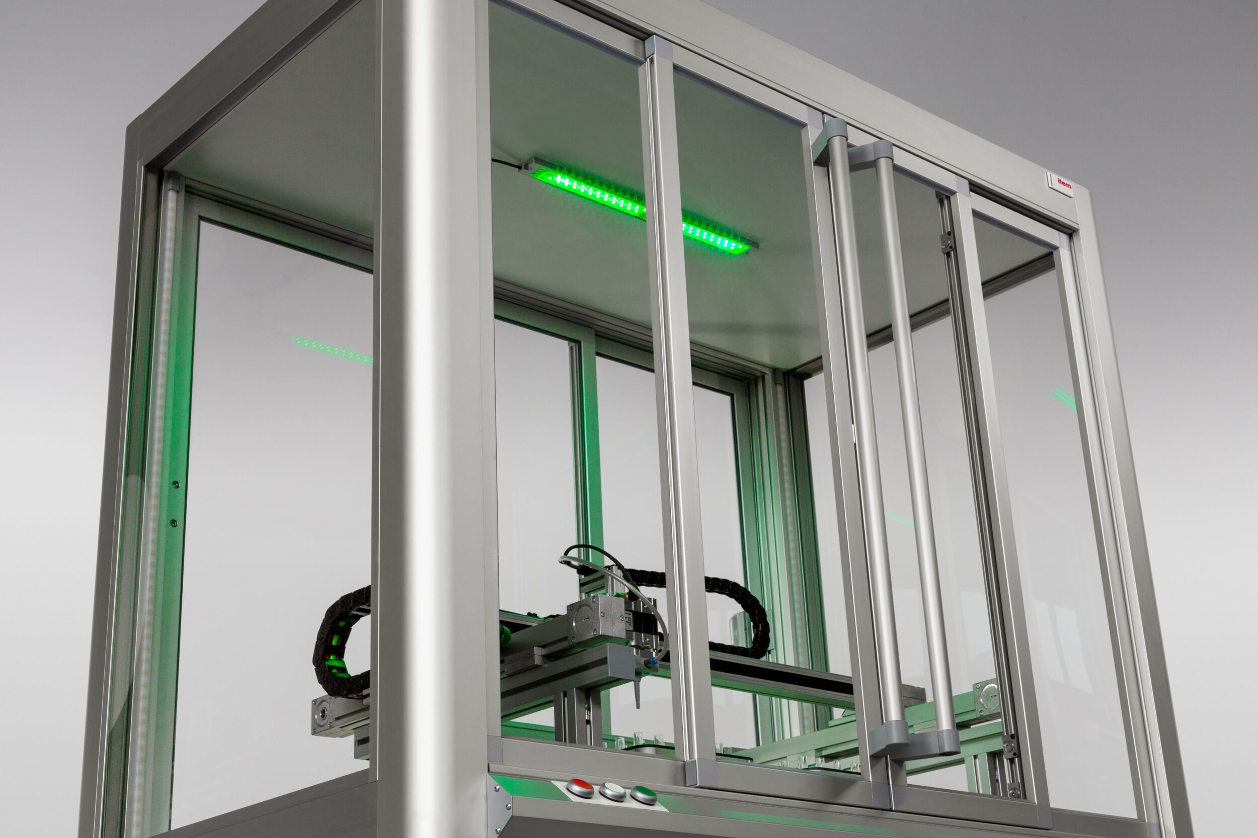 Licht schafft Übersicht in Produktion und Logistik