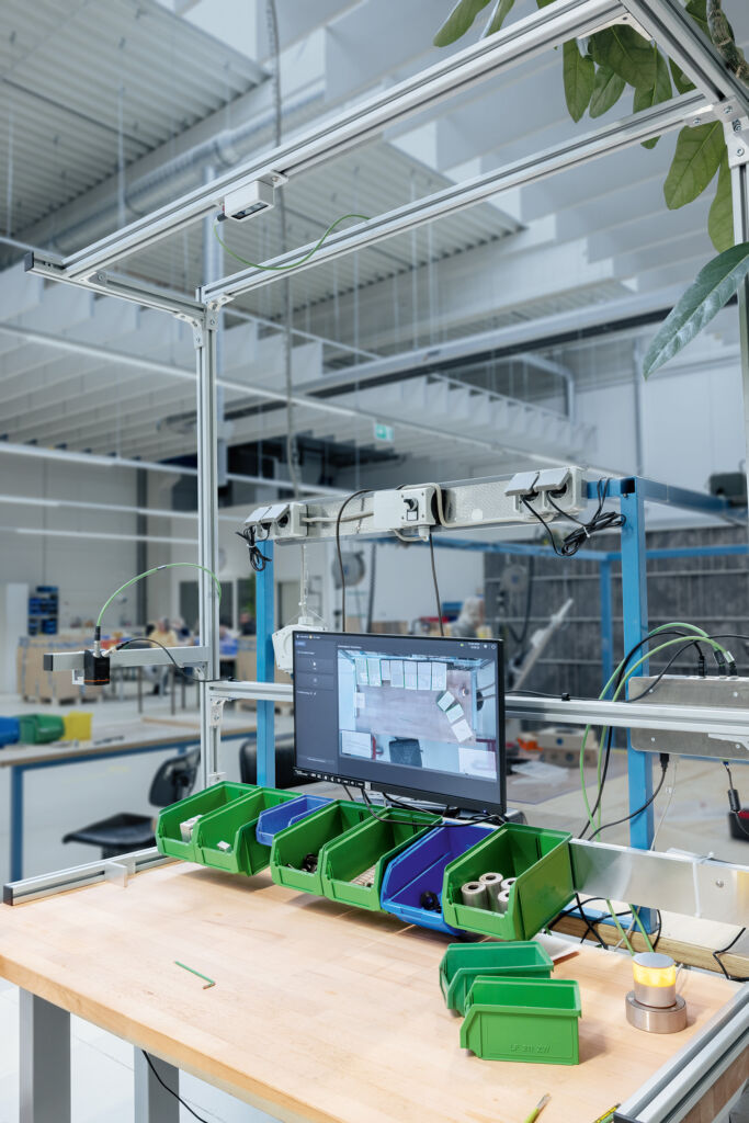 Digitale Ordnung statt Papierstapel 4 Technisch ist IFM-Mate mehr als ein
digitaler Zettel. Hinter der Oberfläche liegt ein strukturiertes Modell des Arbeitsablaufs, das jeden Schritt, jede Verzweigung und jede Prüfung abbildet.