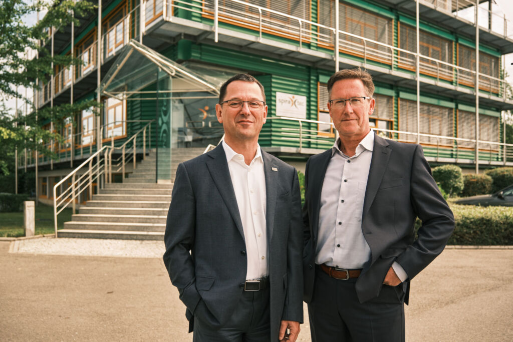 SpiraTec setzt Wachstum im Geschäftsjahr 2024/2025 fort 1 Links: Frank Heines, CEO und Gründer der SpiraTec, rechts: Andreas Schadt, CEO und Gründer der SpiraTec